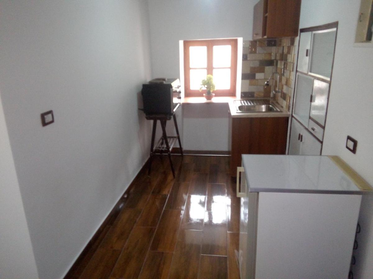 Ruols Guesthouse Гирокастра Экстерьер фото