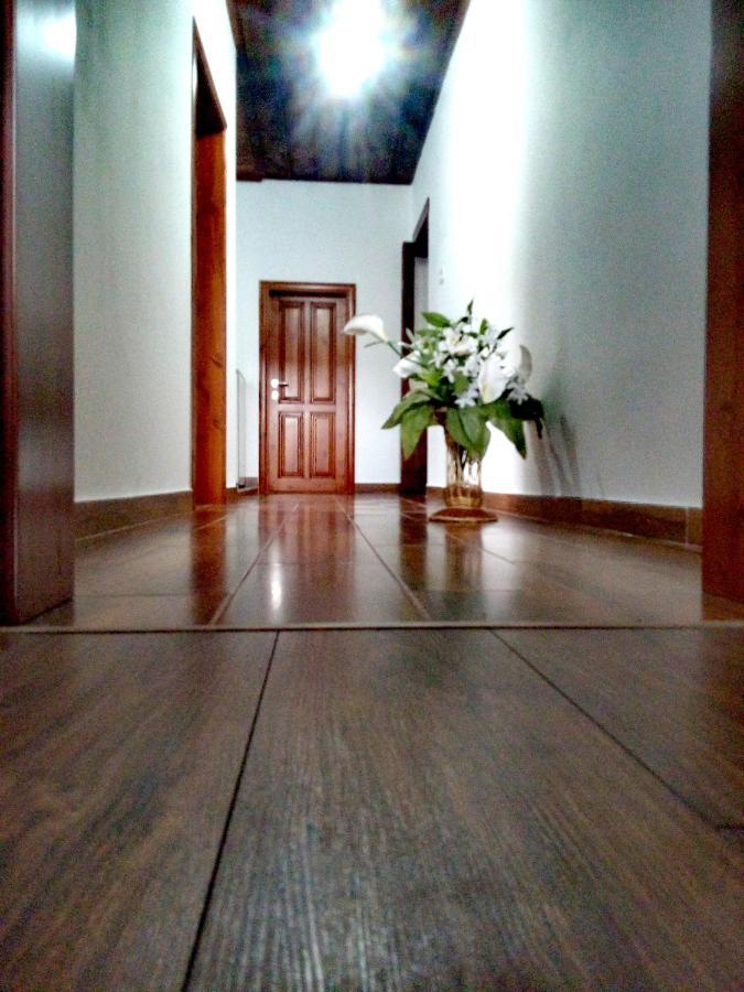Ruols Guesthouse Гирокастра Экстерьер фото