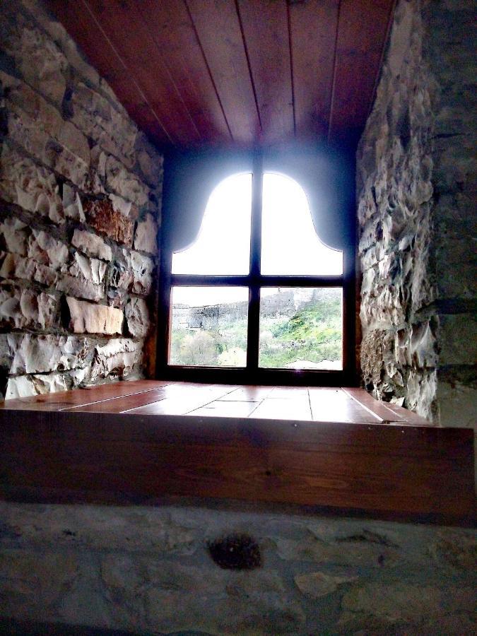 Ruols Guesthouse Гирокастра Экстерьер фото