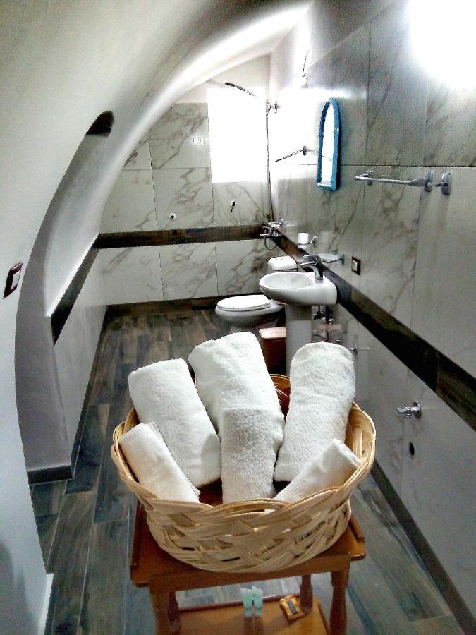 Ruols Guesthouse Гирокастра Экстерьер фото