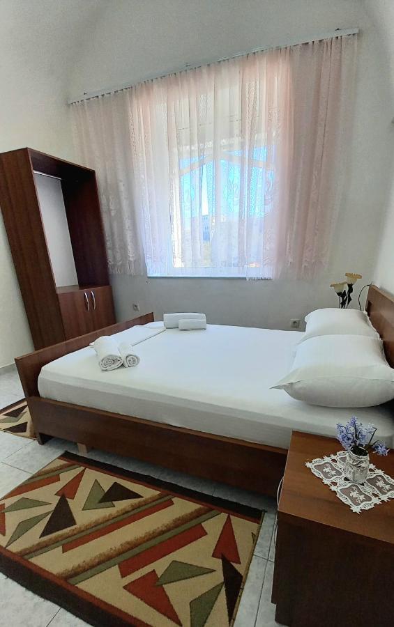 Ruols Guesthouse Гирокастра Экстерьер фото